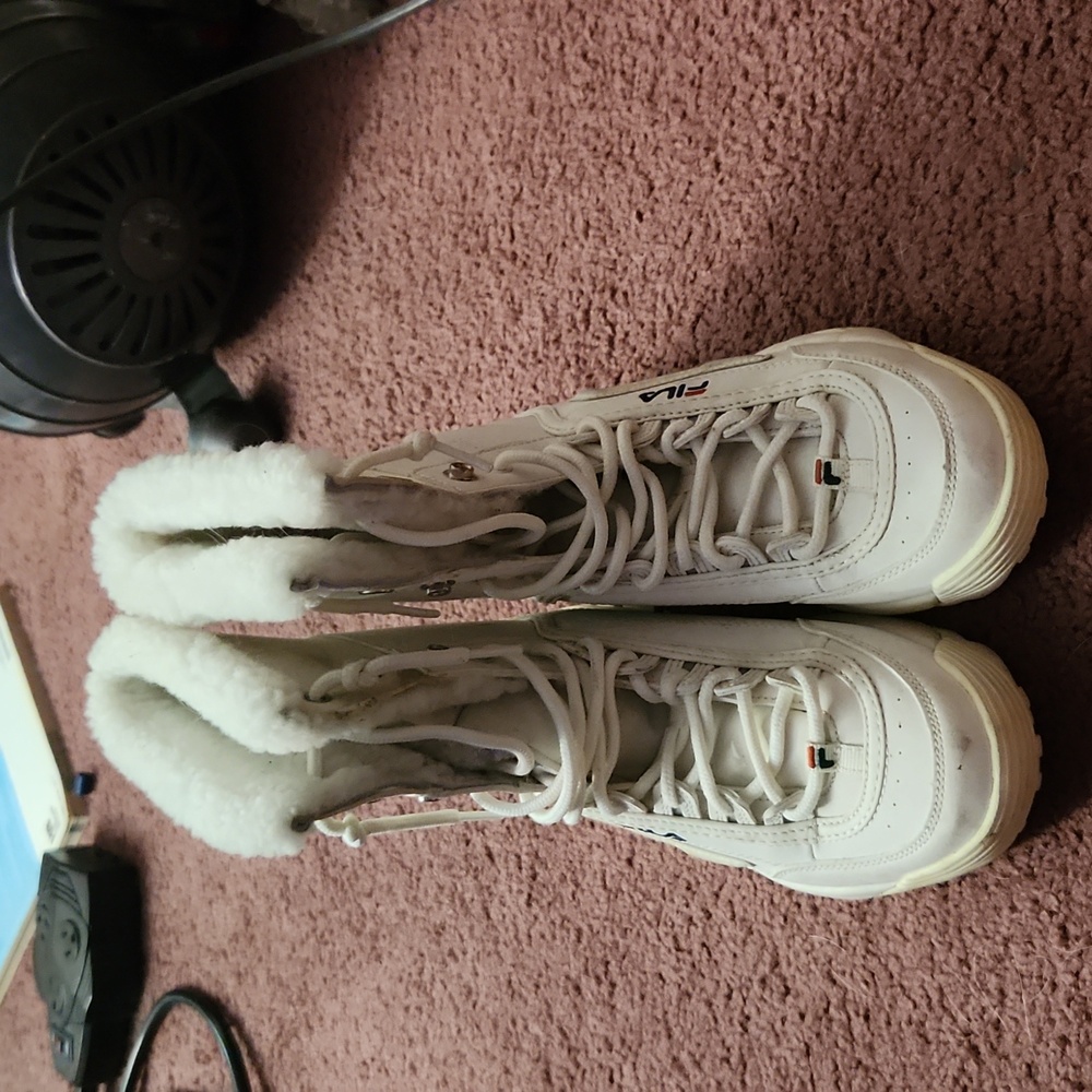 FILA snow boots size 6